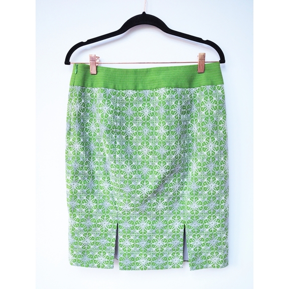 Nanette Lepore Green Embroidered Pencil Skirt Size 6 - Picture 2 of 7